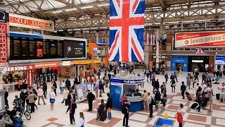 A Walk Through The London Victoria Station London England [upl. by Ived919]